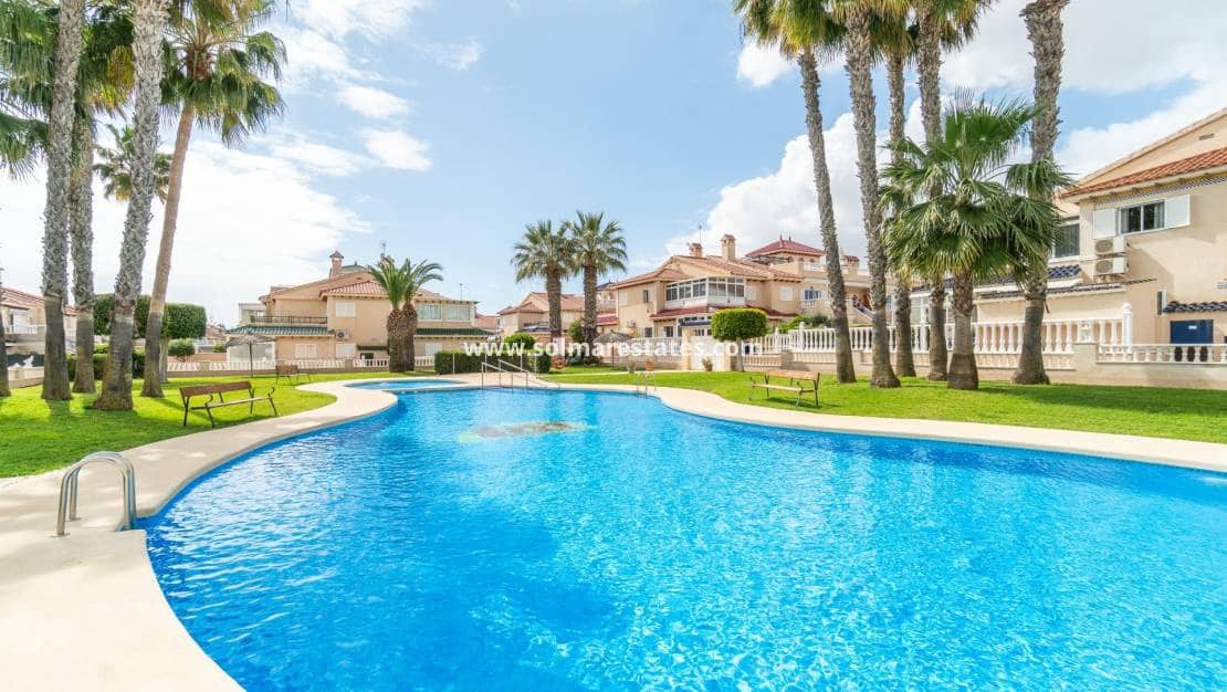 3 chambre Villa/Maison Semi-Mitoyenne à vendre à Playa Flamenca avec piscine - 279 000 € (Ref: 9778421)