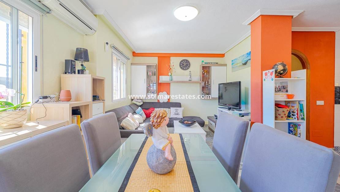 2 chambre Maison de Ville à vendre à Orihuela Costa avec piscine - 269 000 € (Ref: 9778607)