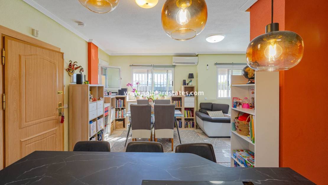 2 chambre Maison de Ville à vendre à Orihuela Costa avec piscine - 269 000 € (Ref: 9778607)