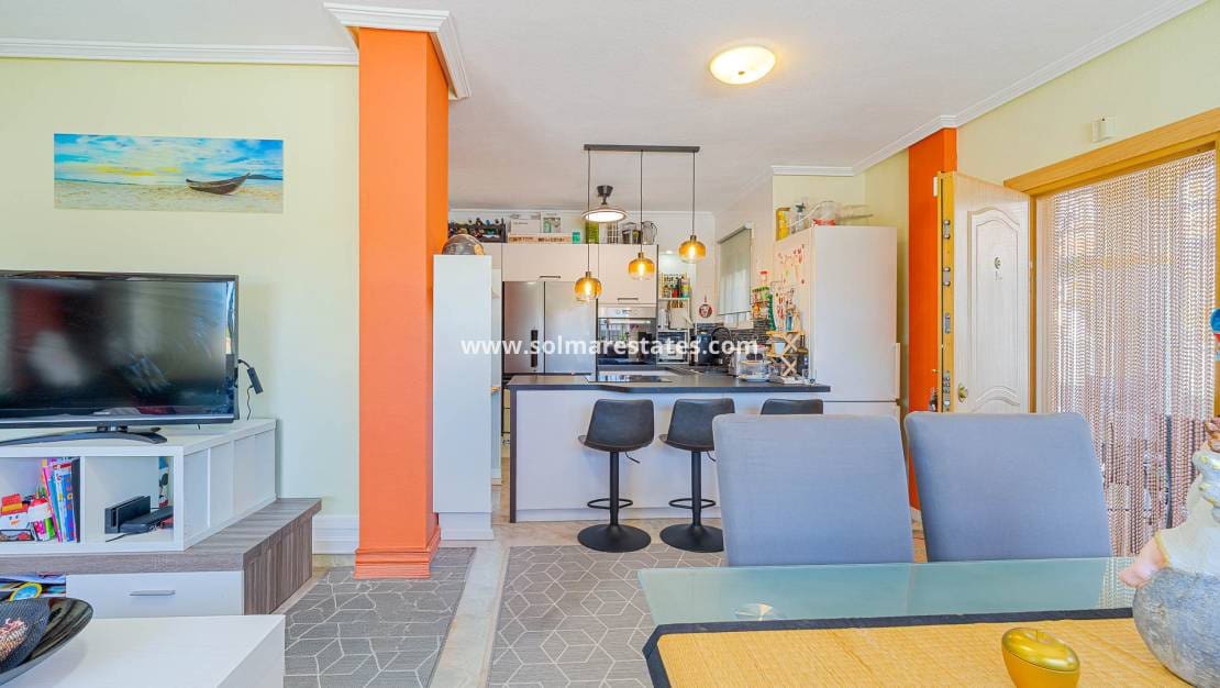 2 chambre Maison de Ville à vendre à Orihuela Costa avec piscine - 269 000 € (Ref: 9778607)