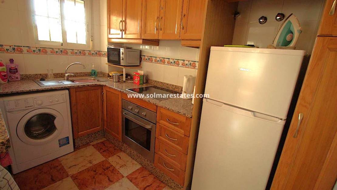 2 sovrum Hus till salu i Cabo Roig med pool - 205 000 € (Ref: 9781099)