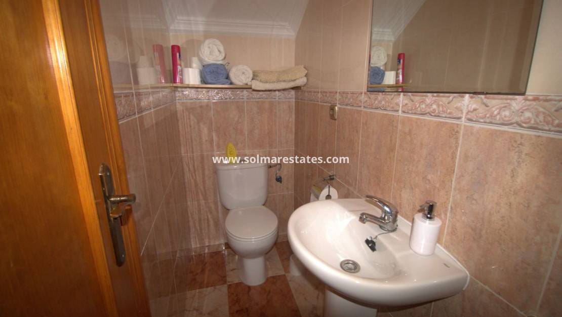 2 sovrum Hus till salu i Cabo Roig med pool - 205 000 € (Ref: 9781099)