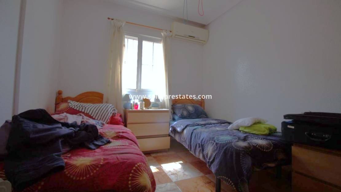 2 sovrum Hus till salu i Cabo Roig med pool - 205 000 € (Ref: 9781099)