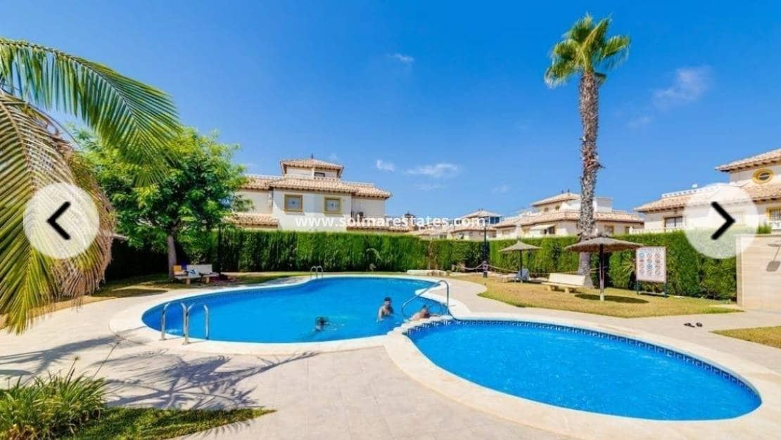 2 sovrum Hus till salu i Cabo Roig med pool - 205 000 € (Ref: 9781099)