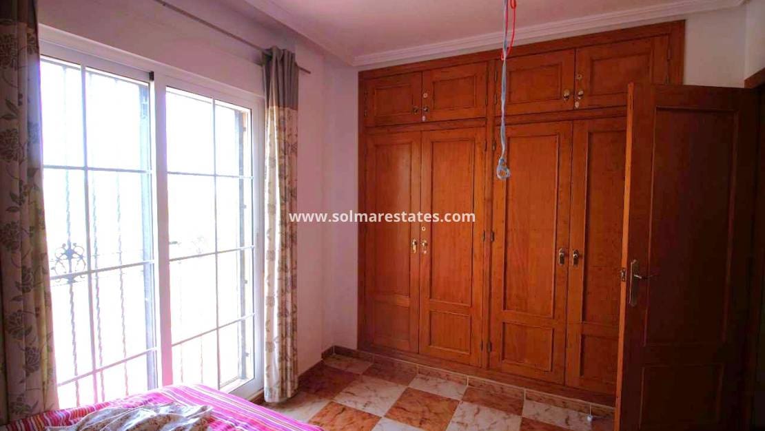 2 sovrum Hus till salu i Cabo Roig med pool - 205 000 € (Ref: 9781099)