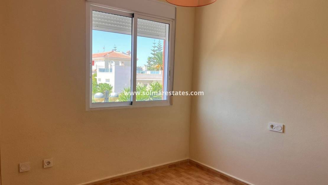 3 camera da letto Casa in vendita in Dona Pepa con piscina - 247.000 € (Rif: 9781372)