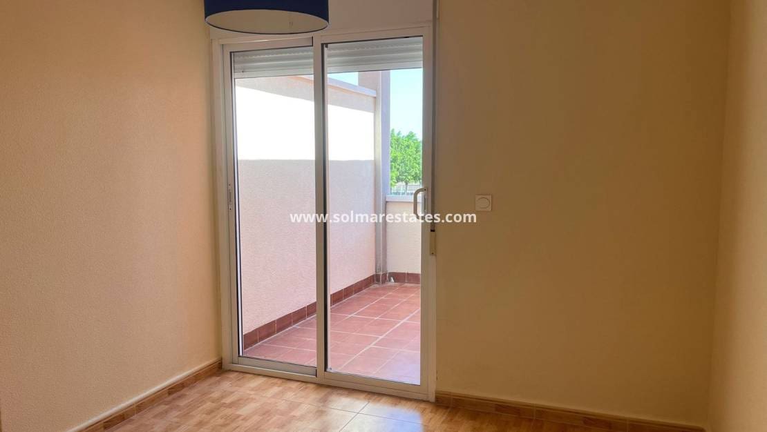 3 camera da letto Casa in vendita in Dona Pepa con piscina - 247.000 € (Rif: 9781372)