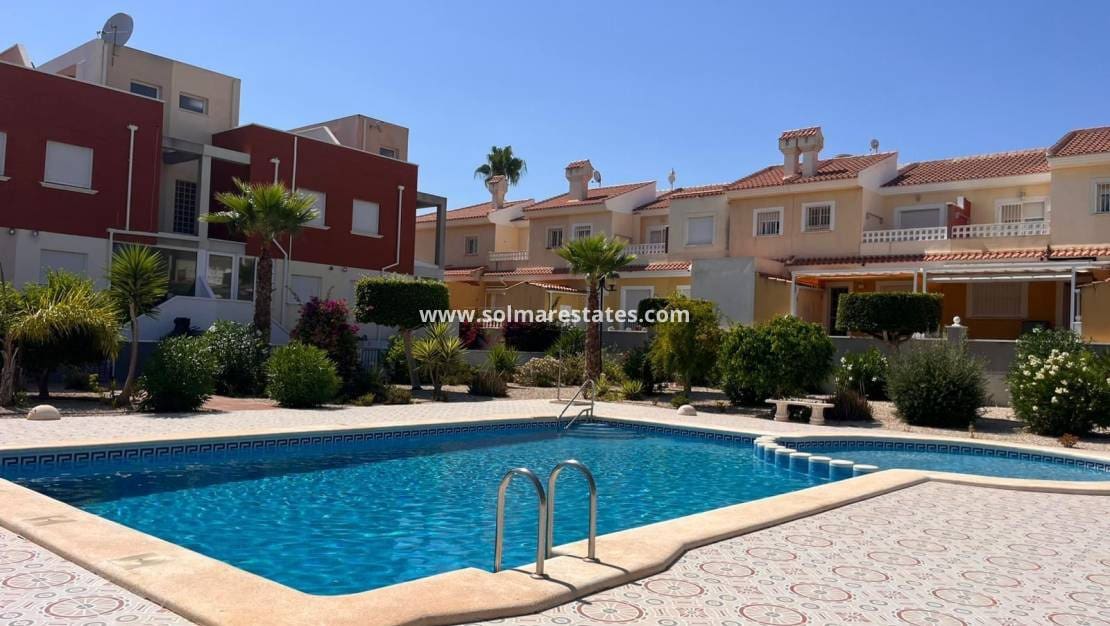 3 camera da letto Casa in vendita in Dona Pepa con piscina - 247.000 € (Rif: 9781372)