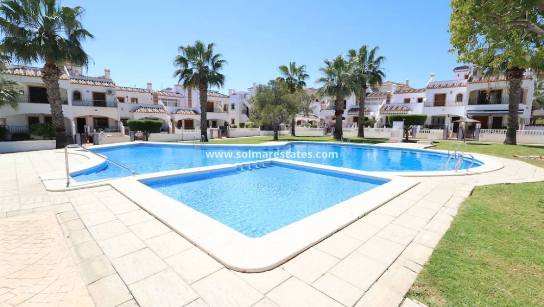 2 slaapkamer Appartement te koop in Playa Flamenca met zwembad - € 179.000 (Ref: 9782106)