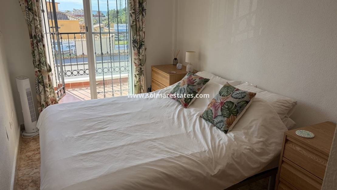 2 sypialnia Dom na sprzedaż w Orihuela Costa z basenem - 179 950 € (Ref: 9784450)