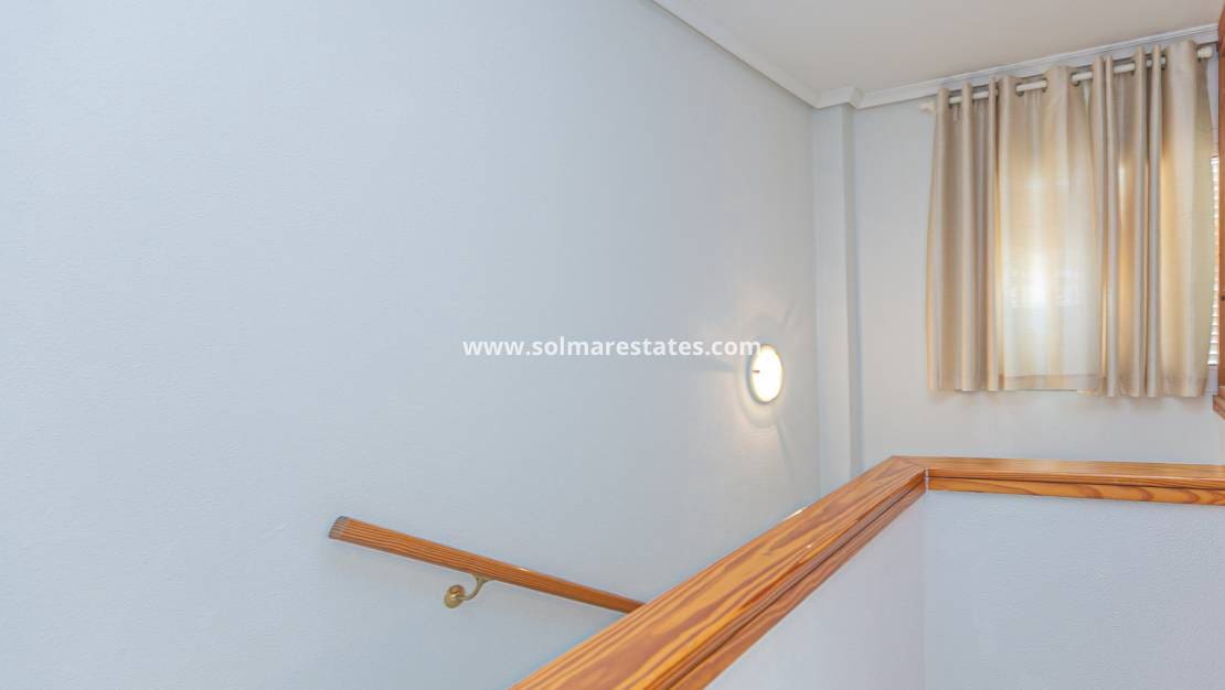 3 soveværelse Lejlighed til salg i Playa Flamenca med swimmingpool - € 199.000 (Ref: 9784452)