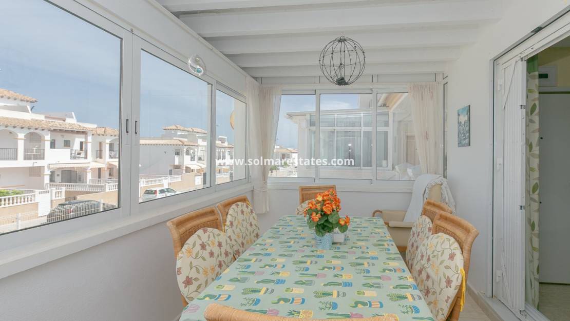 3 soveværelse Lejlighed til salg i Playa Flamenca med swimmingpool - € 199.000 (Ref: 9784452)