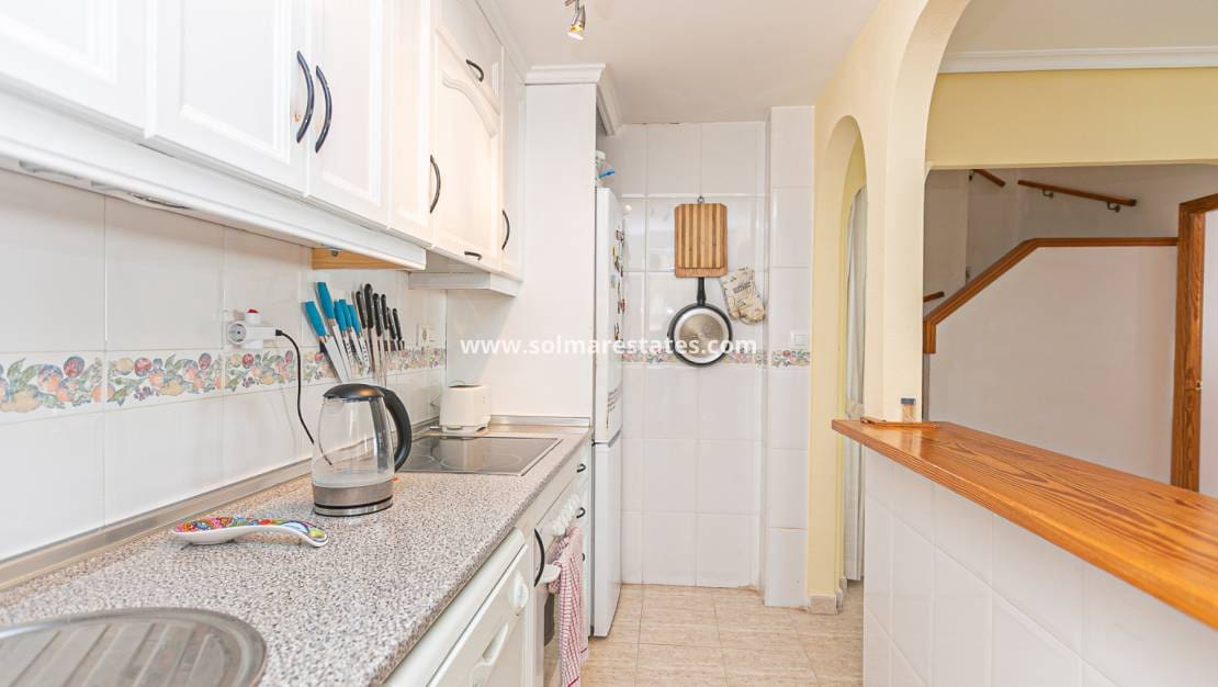 3 soveværelse Lejlighed til salg i Playa Flamenca med swimmingpool - € 199.000 (Ref: 9784452)