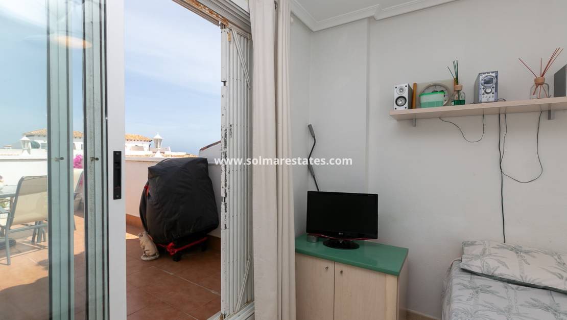 3 soveværelse Lejlighed til salg i Playa Flamenca med swimmingpool - € 199.000 (Ref: 9784452)