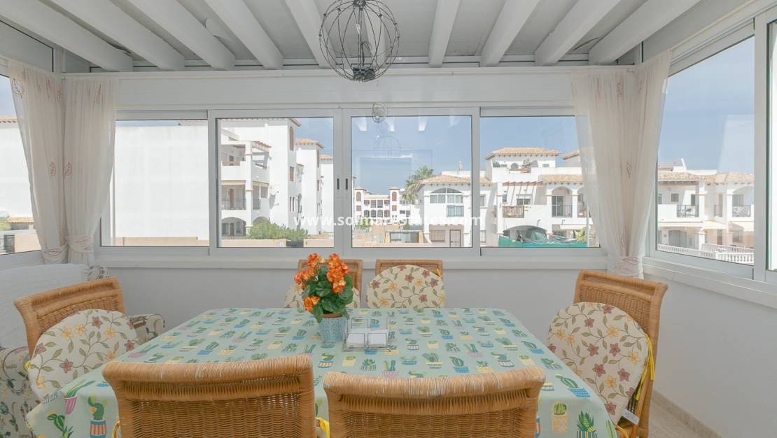 3 soveværelse Lejlighed til salg i Playa Flamenca med swimmingpool - € 199.000 (Ref: 9784452)