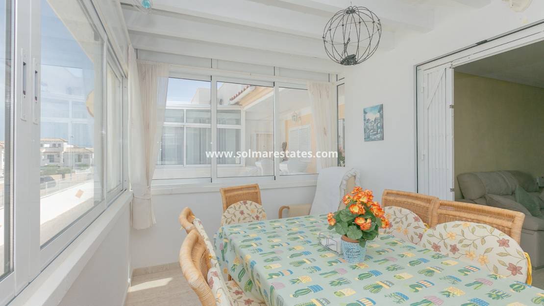 3 soveværelse Lejlighed til salg i Playa Flamenca med swimmingpool - € 199.000 (Ref: 9784452)