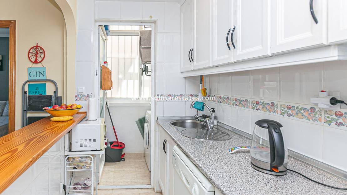 3 soveværelse Lejlighed til salg i Playa Flamenca med swimmingpool - € 199.000 (Ref: 9784452)