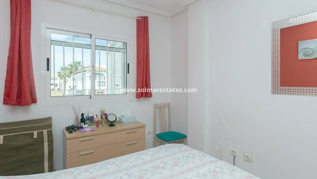 3 soveværelse Lejlighed til salg i Playa Flamenca med swimmingpool - € 199.000 (Ref: 9784452)