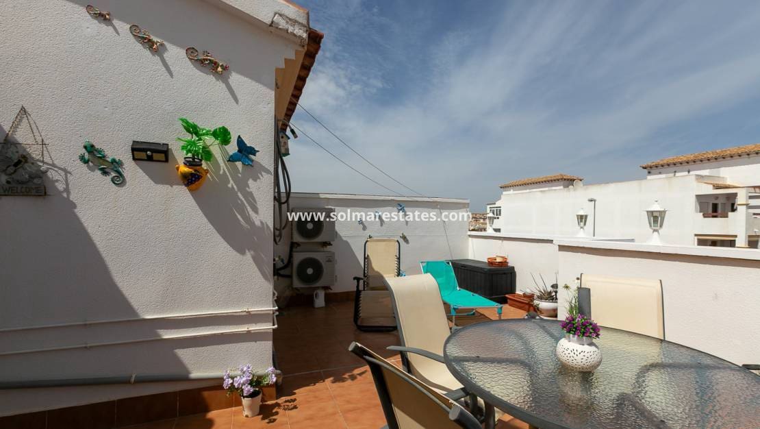 3 soveværelse Lejlighed til salg i Playa Flamenca med swimmingpool - € 199.000 (Ref: 9784452)