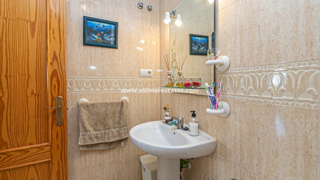 3 soveværelse Lejlighed til salg i Playa Flamenca med swimmingpool - € 199.000 (Ref: 9784452)
