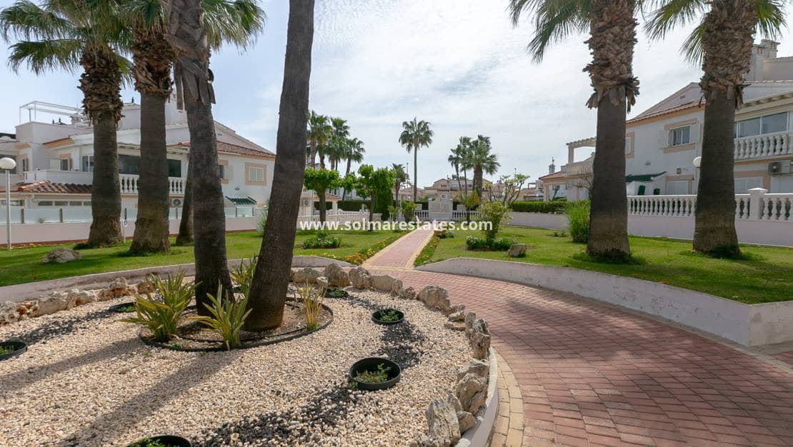 3 soveværelse Lejlighed til salg i Playa Flamenca med swimmingpool - € 199.000 (Ref: 9784452)
