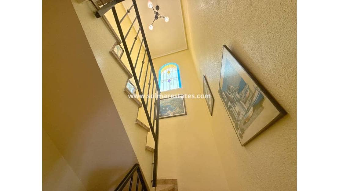 3 bedroom Villa for sale in Cabo Roig with pool - € 344,950 (Ref: 9784453)