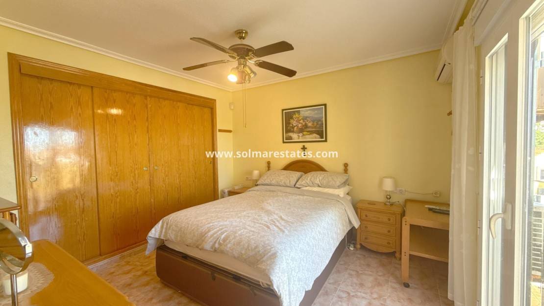 3 bedroom Villa for sale in Cabo Roig with pool - € 344,950 (Ref: 9784453)