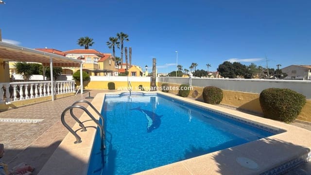 3 soveværelse Villa til salg i Cabo Roig, Orihuela med swimmingpool - € 344.950 (Ref: 9784453)