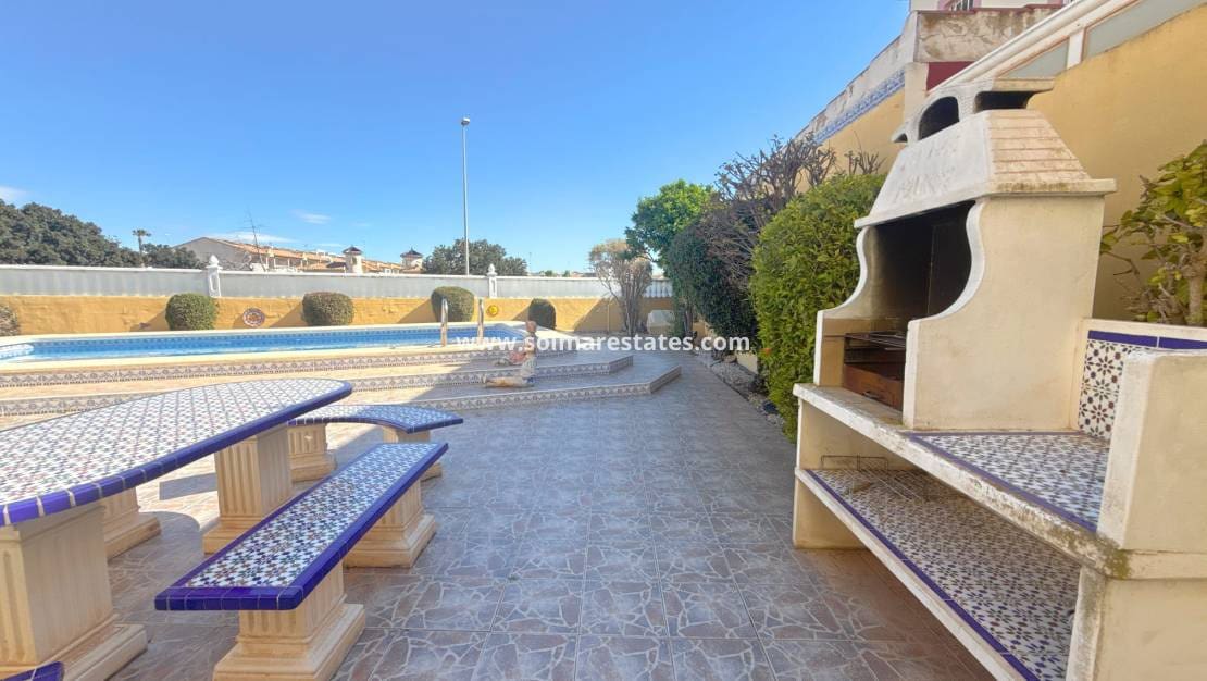 3 bedroom Villa for sale in Cabo Roig with pool - € 344,950 (Ref: 9784453)