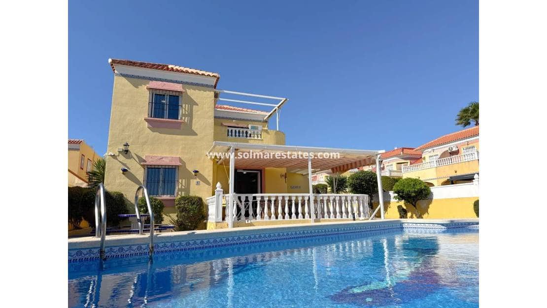 3 bedroom Villa for sale in Cabo Roig with pool - € 344,950 (Ref: 9784453)