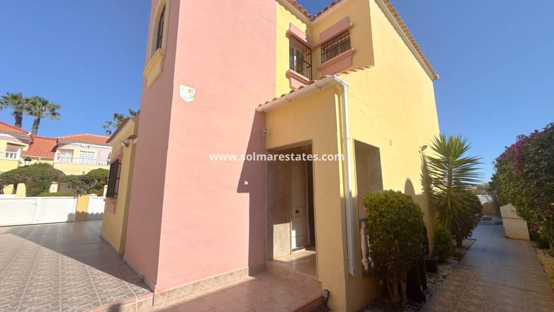 3 bedroom Villa for sale in Cabo Roig with pool - € 344,950 (Ref: 9784453)