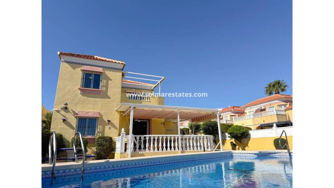 3 bedroom Villa for sale in Cabo Roig with pool - € 344,950 (Ref: 9784453)