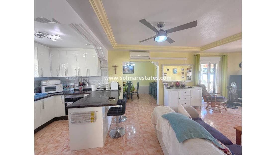 3 bedroom Villa for sale in Cabo Roig with pool - € 344,950 (Ref: 9784453)