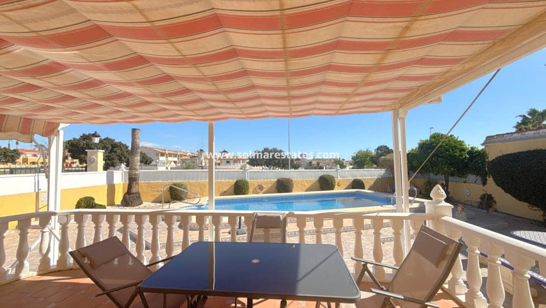 3 bedroom Villa for sale in Cabo Roig with pool - € 344,950 (Ref: 9784453)