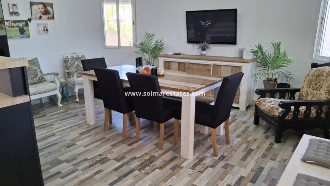 Chalet de 4 habitaciones en Doña Pepa en venta con piscina - 395.000 € (Ref: 9787555)