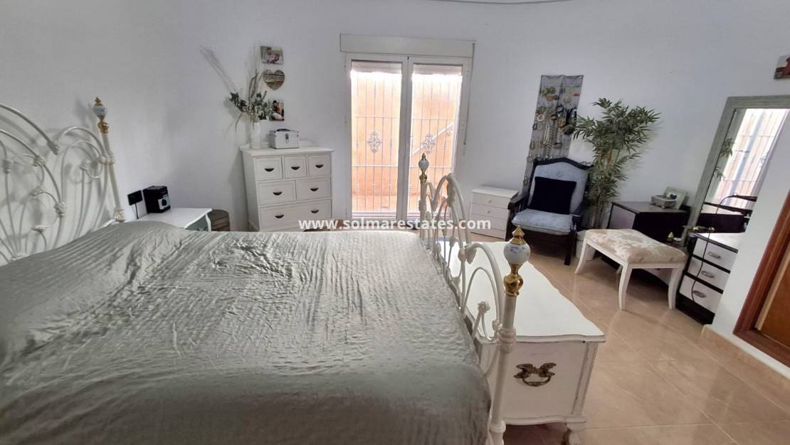 Chalet de 4 habitaciones en Doña Pepa en venta con piscina - 395.000 € (Ref: 9787555)