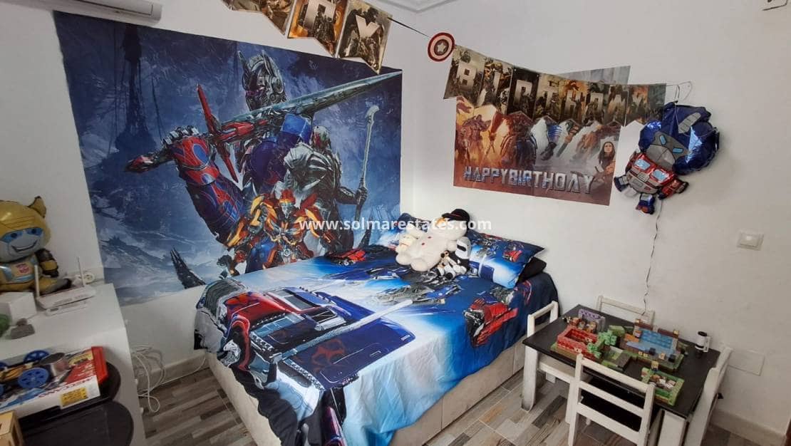 Chalet de 4 habitaciones en Doña Pepa en venta con piscina - 395.000 € (Ref: 9787555)