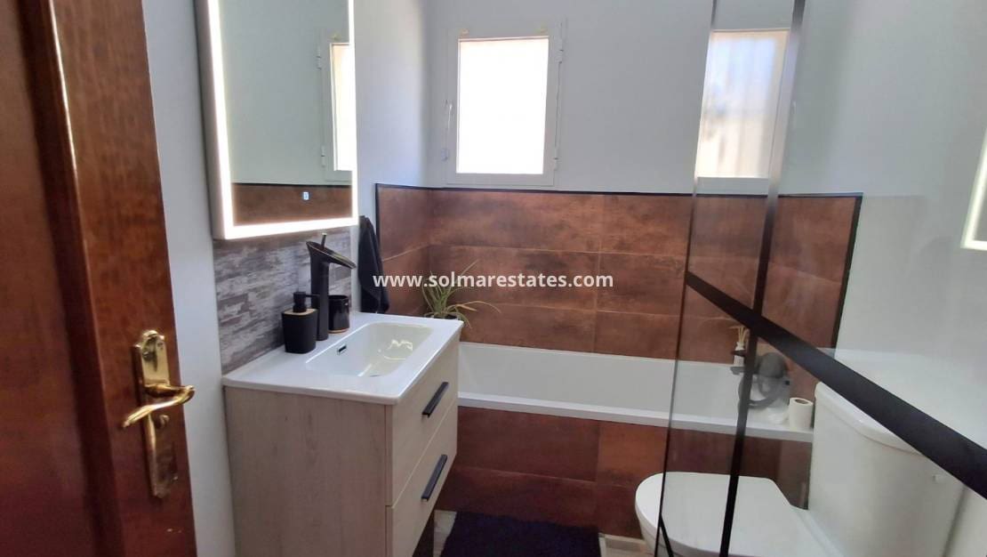 Chalet de 4 habitaciones en Doña Pepa en venta con piscina - 395.000 € (Ref: 9787555)