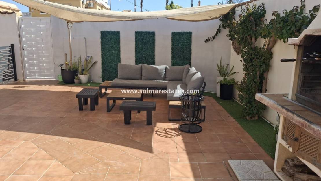 Chalet de 4 habitaciones en Doña Pepa en venta con piscina - 395.000 € (Ref: 9787555)