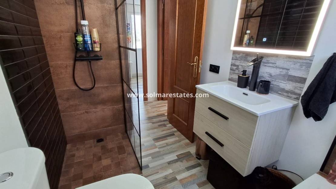 Chalet de 4 habitaciones en Doña Pepa en venta con piscina - 395.000 € (Ref: 9787555)