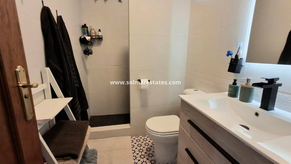 Chalet de 4 habitaciones en Doña Pepa en venta con piscina - 395.000 € (Ref: 9787555)