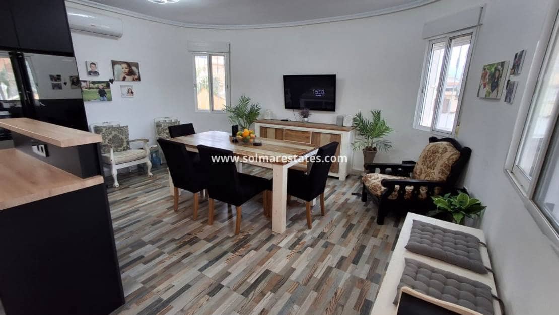 Chalet de 4 habitaciones en Doña Pepa en venta con piscina - 395.000 € (Ref: 9787555)