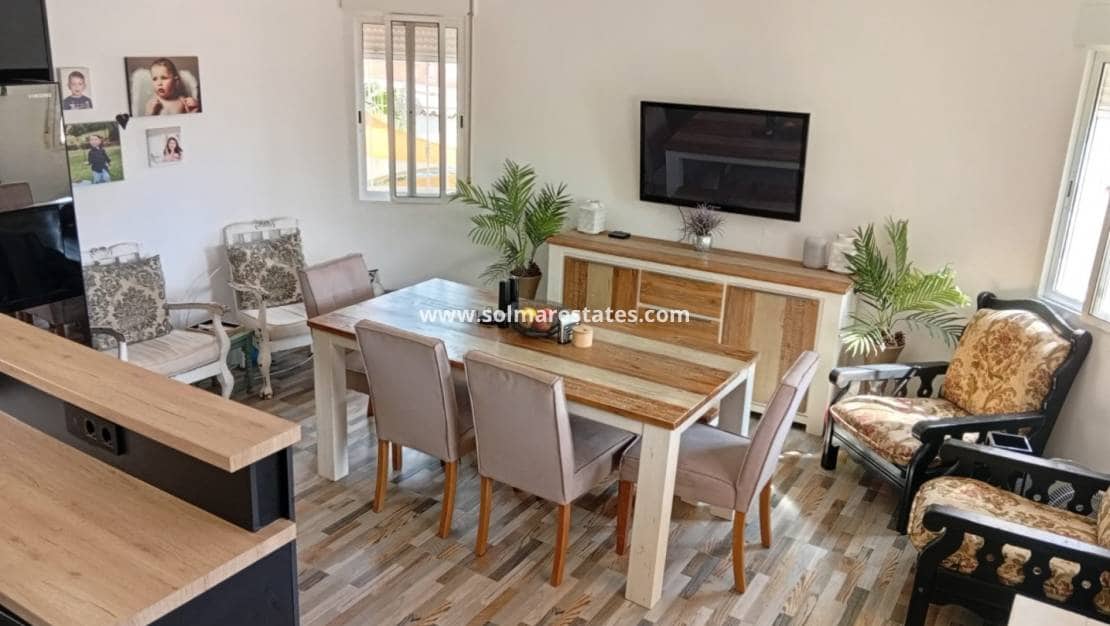 Chalet de 4 habitaciones en Doña Pepa en venta con piscina - 395.000 € (Ref: 9787555)