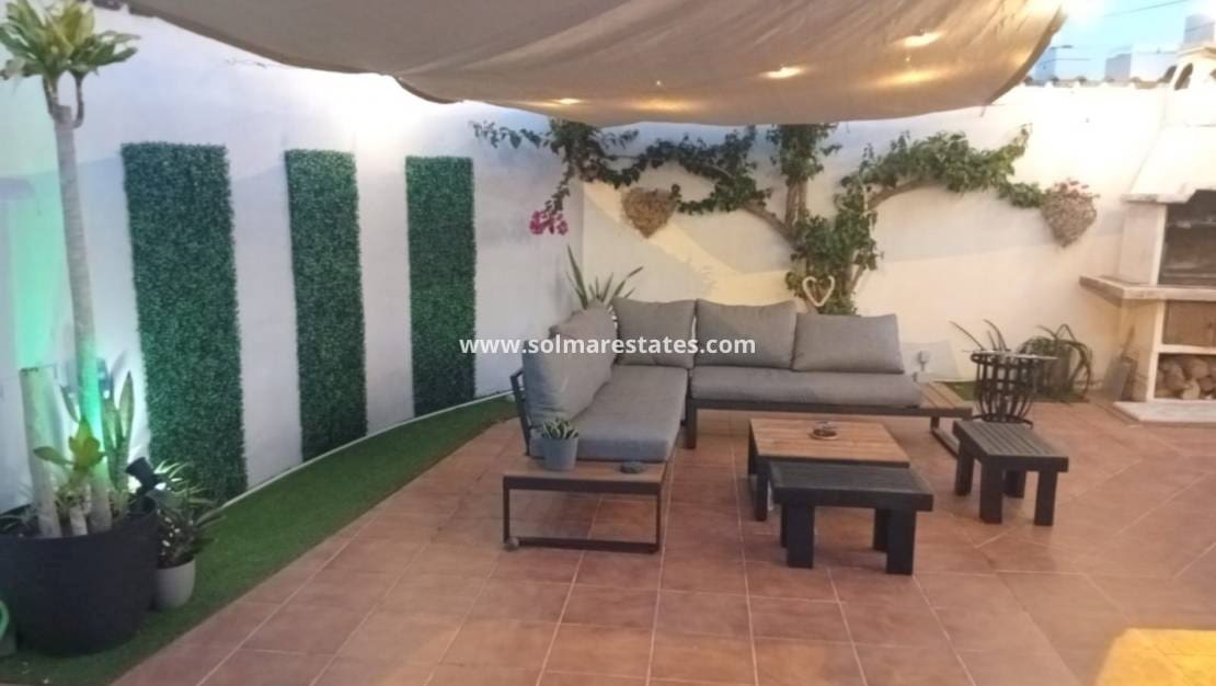 Chalet de 4 habitaciones en Doña Pepa en venta con piscina - 395.000 € (Ref: 9787555)