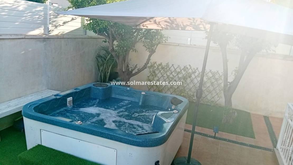 Chalet de 4 habitaciones en Doña Pepa en venta con piscina - 395.000 € (Ref: 9787555)