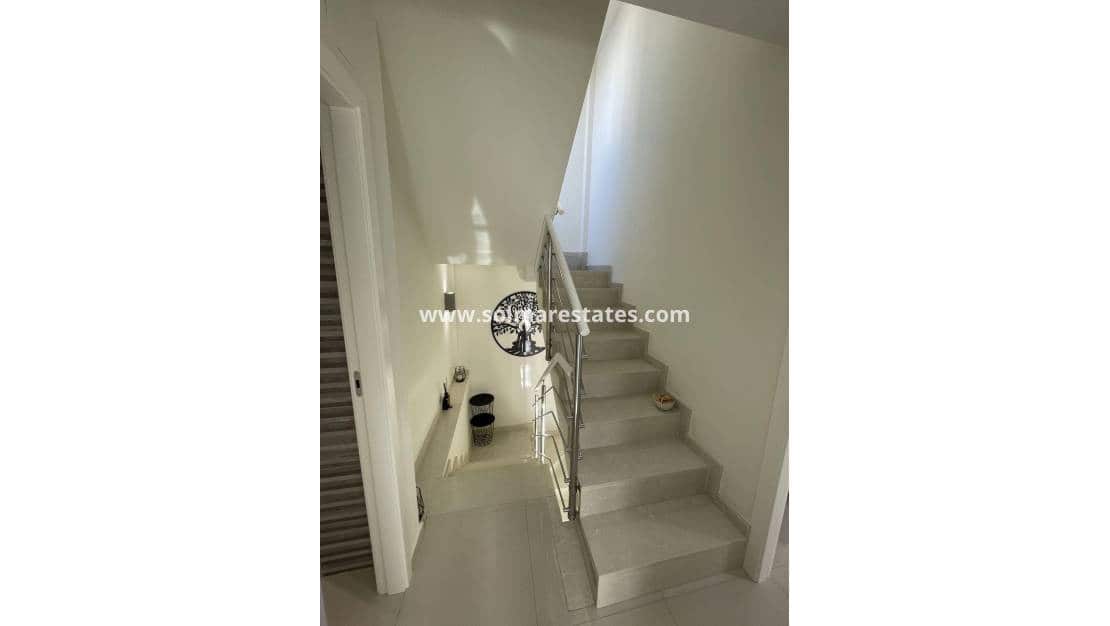 2 bedroom Semi-detached Villa for sale in Villamartin with pool - € 299,000 (Ref: 9788765)