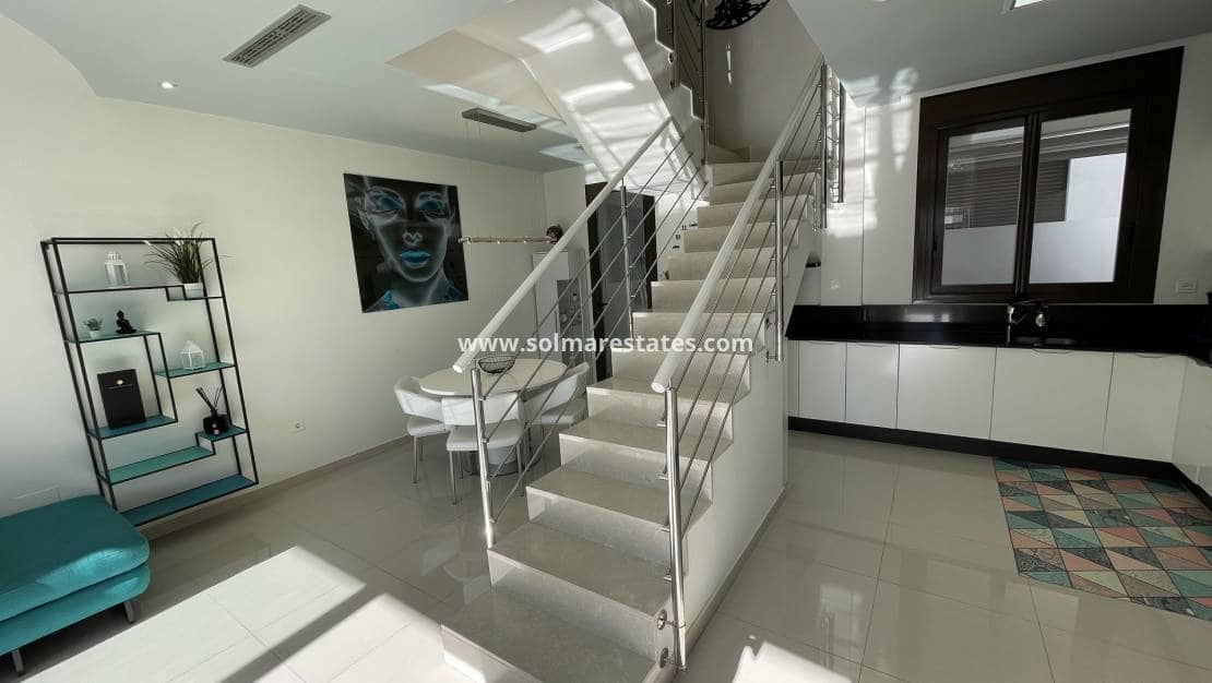 2 bedroom Semi-detached Villa for sale in Villamartin with pool - € 299,000 (Ref: 9788765)