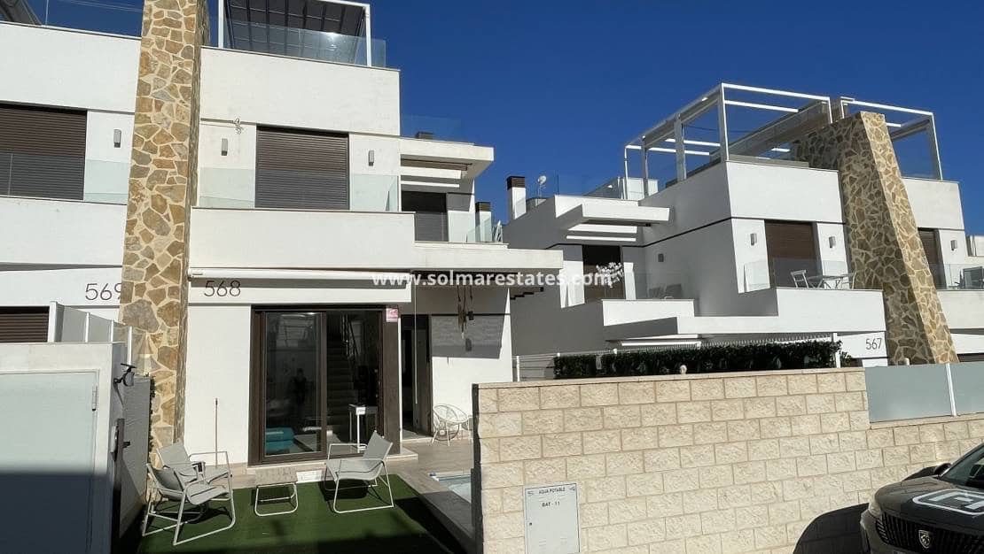 2 bedroom Semi-detached Villa for sale in Villamartin with pool - € 299,000 (Ref: 9788765)