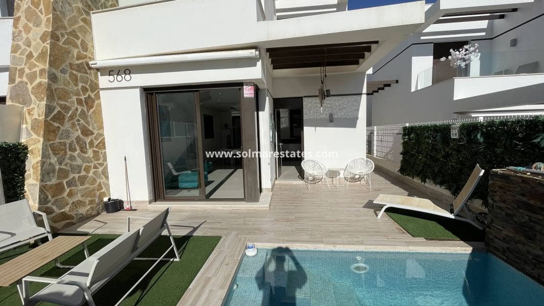 2 bedroom Semi-detached Villa for sale in Villamartin with pool - € 299,000 (Ref: 9788765)
