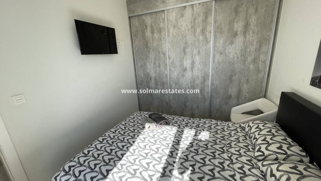 2 bedroom Semi-detached Villa for sale in Villamartin with pool - € 299,000 (Ref: 9788765)